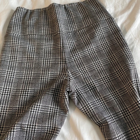 La classe couture houndstooth plaid pant / legging - Picture 3 of 5